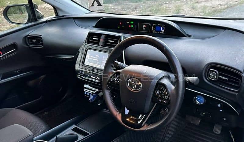 Toyota Prius 2021 4