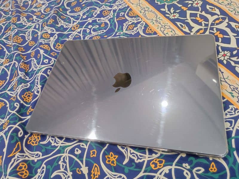 MacBook Air M2 2024 Model 0