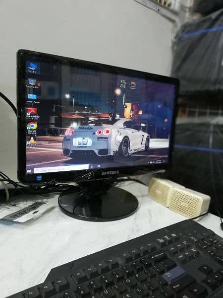 Samsung 19 inch LED Monitor in A+ Fresh Condition (UAE Import Stock) 4