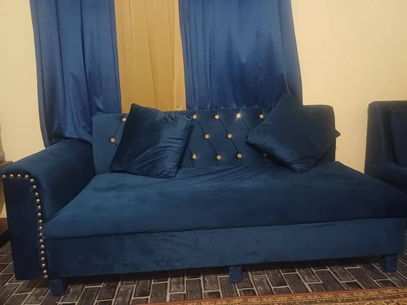 L shape sofa 11 seater with table . used ni 3 month. . 4