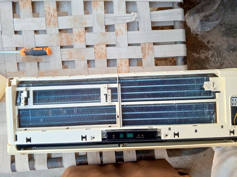 Ac and good condition 1 ton 2