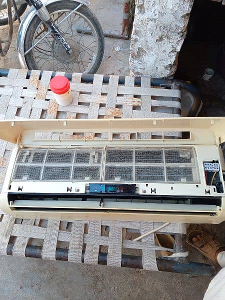 Ac and good condition 1 ton 8