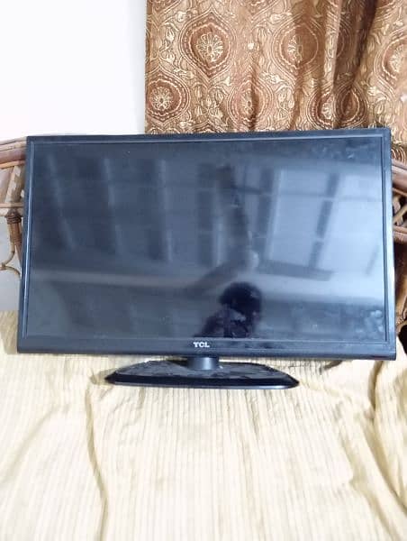 TCL 32 inch simple LCD TV (Display not working) 0