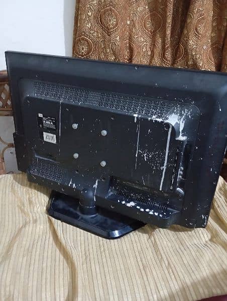 TCL 32 inch simple LCD TV (Display not working) 2