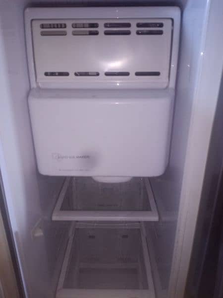 Samsung big  refrigerator + dispensor 10
