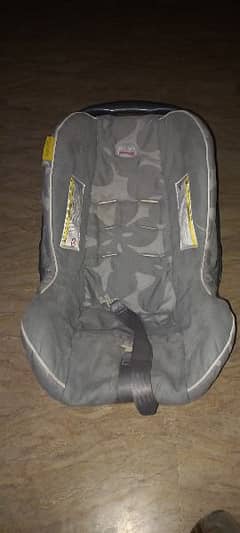 carry cot just 1 year used like new imported
