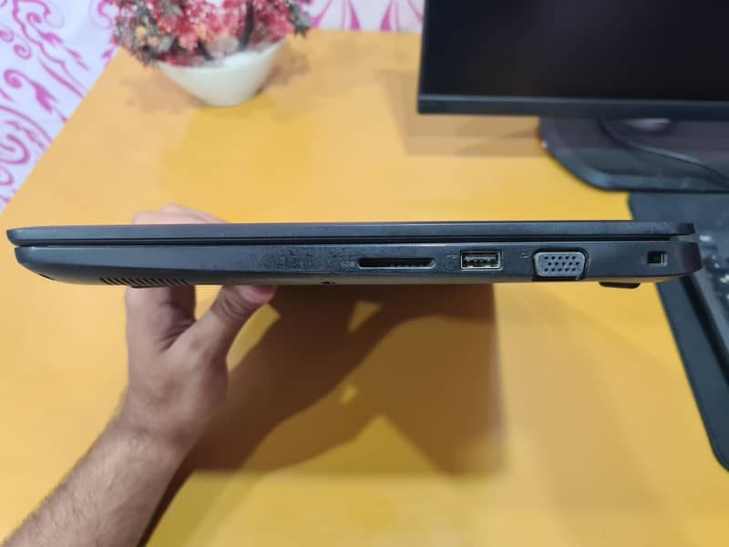 Dell Latitude 3400 6