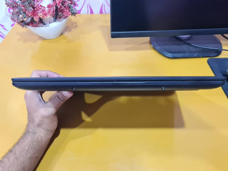 Dell Latitude 3400 8