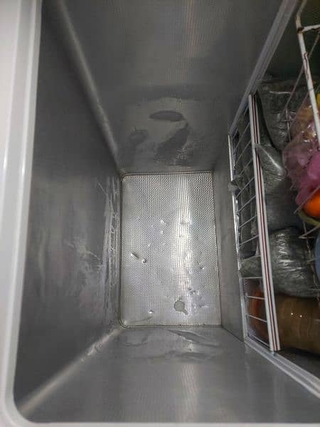 Dawlance duble door freezer 4