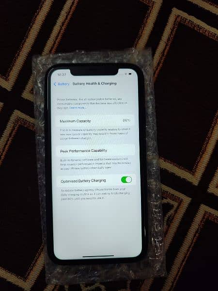 Iphone 11 with box non pta JV 10/10 condition 64 gb 7