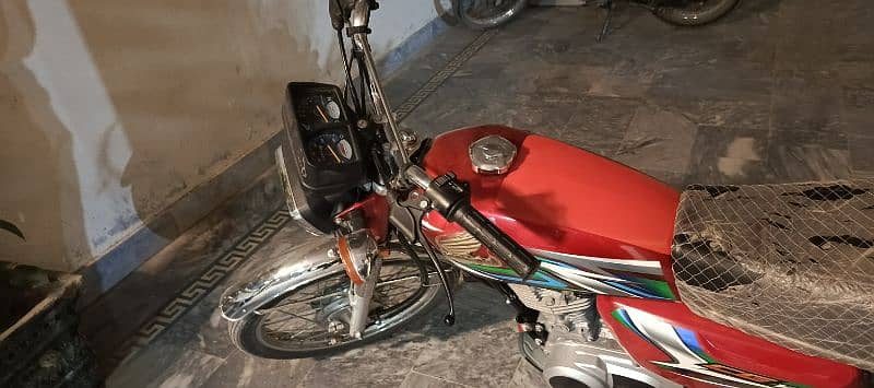 Honda 125 10by10 condition just like new 2