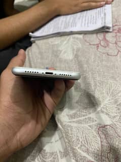 Iphone Xr white colour 64 gb battery health 80