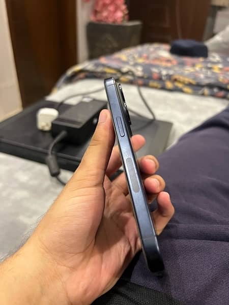 iPhone 15 pro jv blue titanium 2