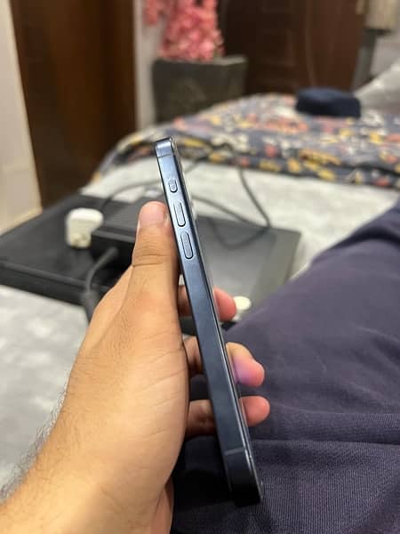 iPhone 15 pro jv blue titanium 3