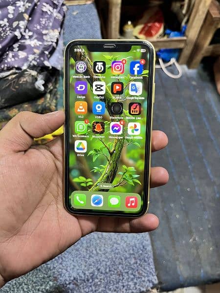 I phone 11 yellow colour condition 10 by 10 Non pta 1