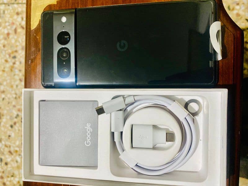 Google Pixel 7 pro complete box 2