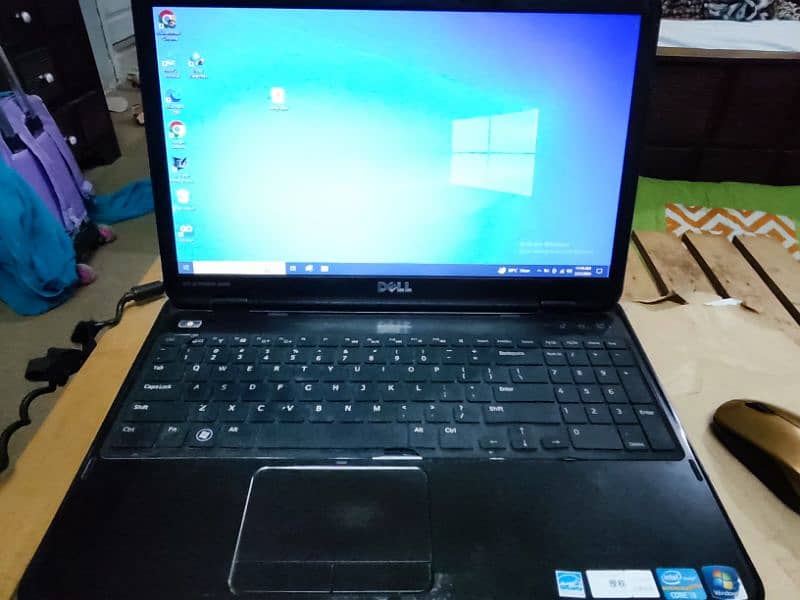 laptop Ci3 2nd generation 7