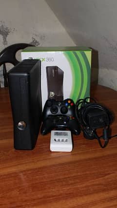 Xbox 360 Slim 320 GB 0