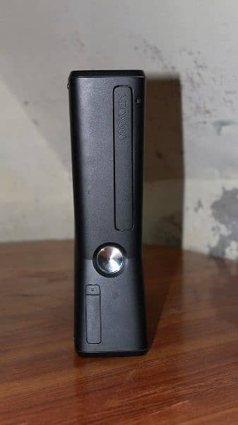 Xbox 360 Slim 320 GB 3