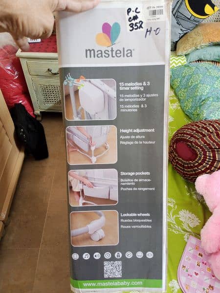 Mastella Deluxe 3 in 1 bassinet 2