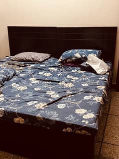 2 Single Beds with matress 0