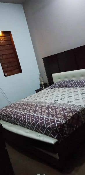 king size bed with matress side tables and dresser 2