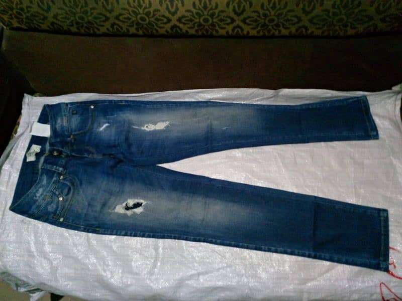 jeans pent holsel imported lots ka fresh mall he all saiz available 15