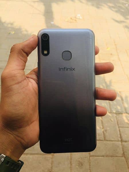 Infinix Hot 8 Lite 0