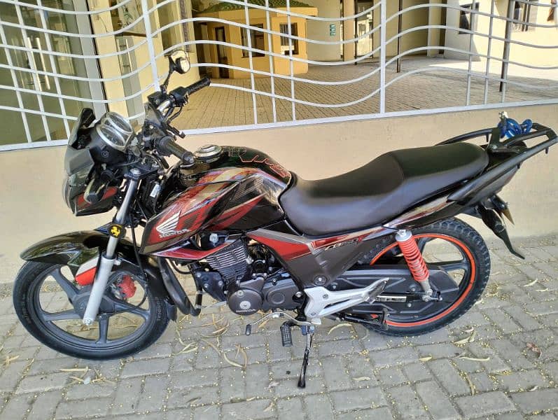 CB150f urgent sale. need cash 1