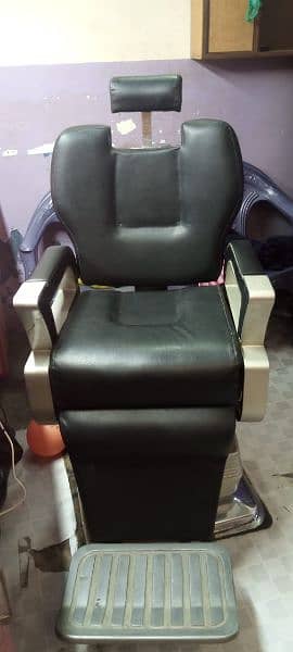 salon chair condition is best black colour 2