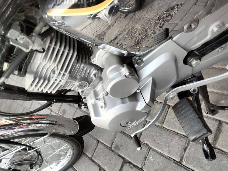 Honda 125 2021 /22 self start for sale in GUJRANWALA 11