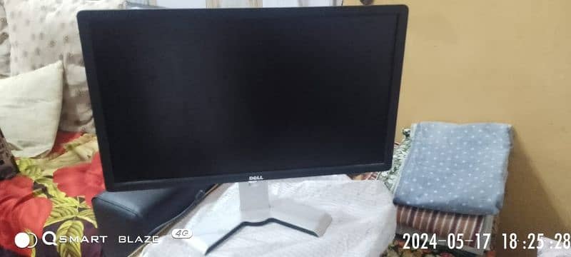 Dell 24 inches LCD 1