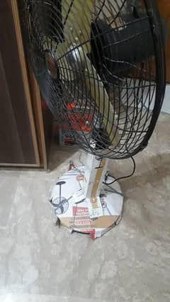 Fan for Loadshedding with free battery and charger
