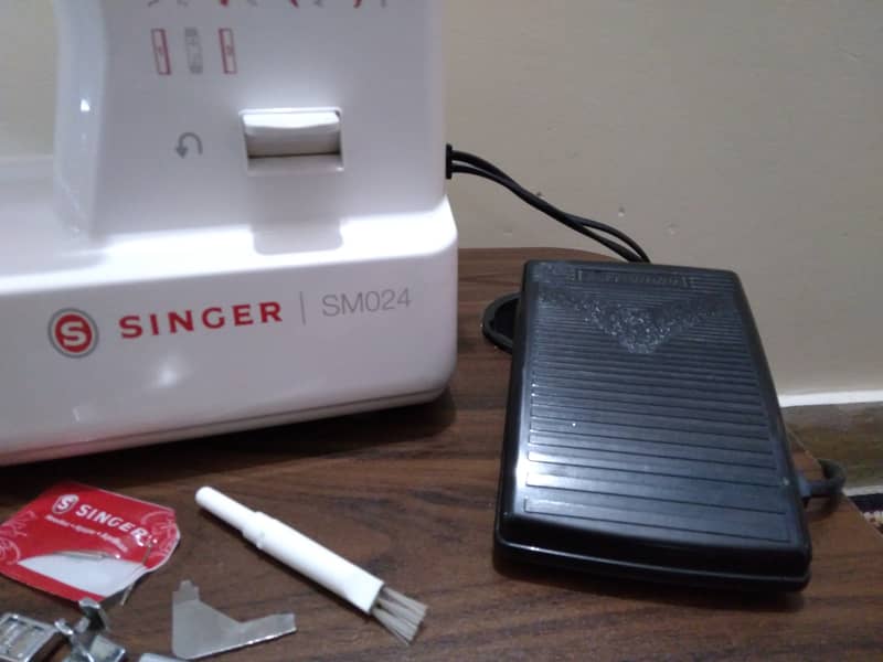 SM024 sewing machine 8