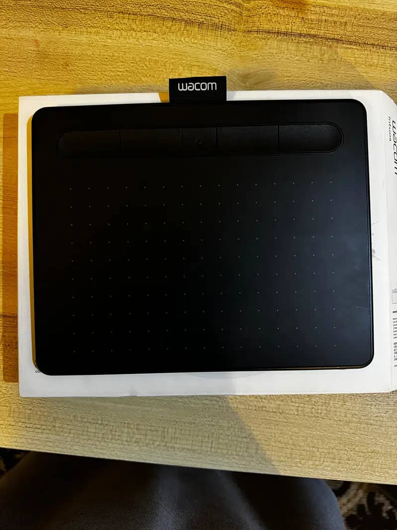 Wacom Intuos CTL-4100 Tablet - No Nibs used, Excellent Condition! 6