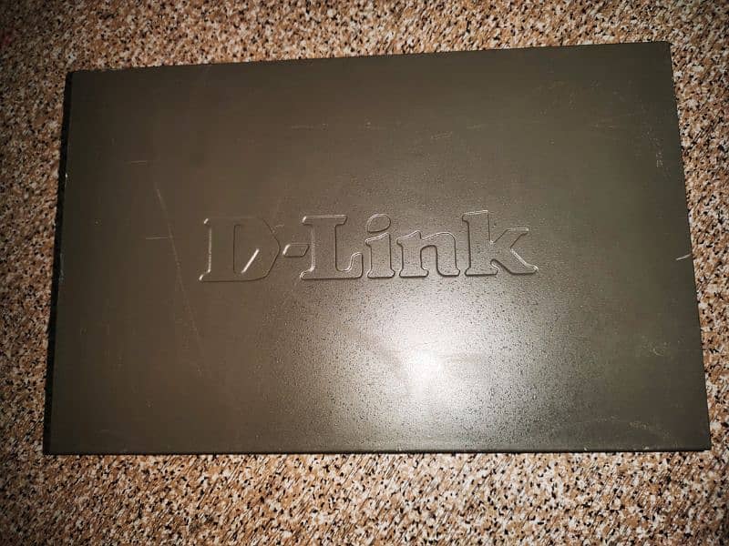 D-LINK 24-PORT GIGABIT UNMANAGED DESKTOP SWITCH 4