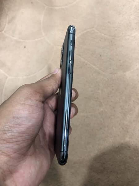 iPhone 11 Pro | 64GB | Non PTA approved 3