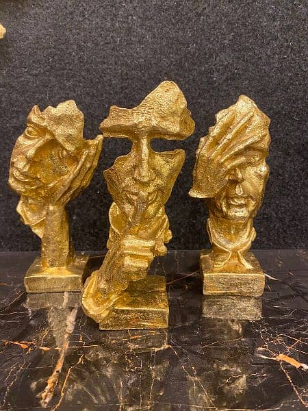 Home Decoration Resin Statue. 5