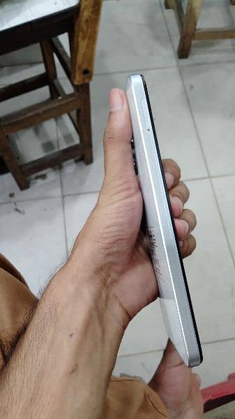 infinix hot 30 play 10/10 condition 4+64gb 3