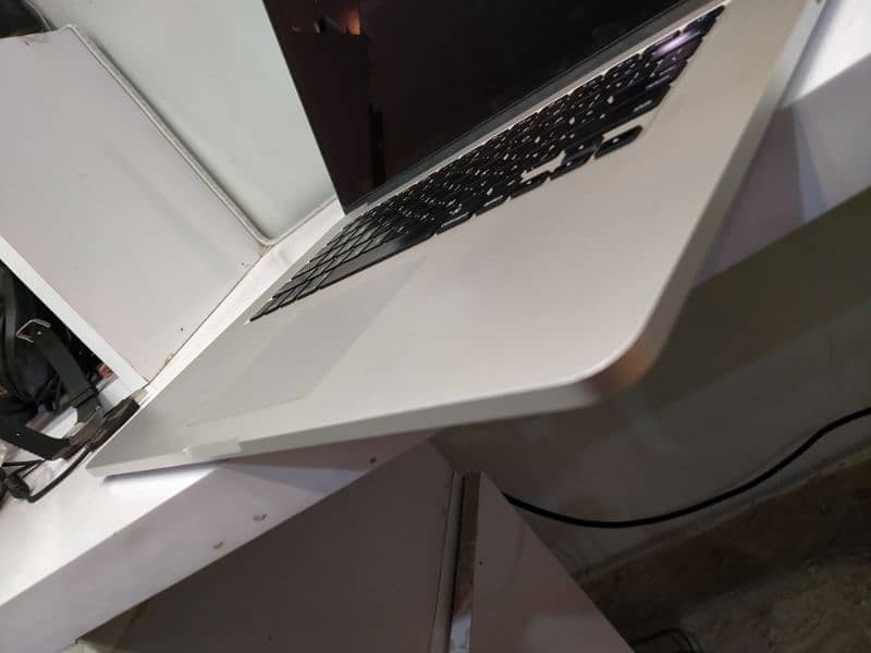 MacBook pro 2015 15 Inch 3