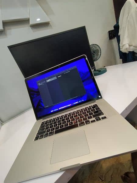 MacBook pro 2015 15 Inch 8