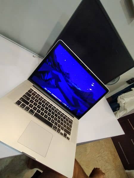 MacBook pro 2015 15 Inch 10