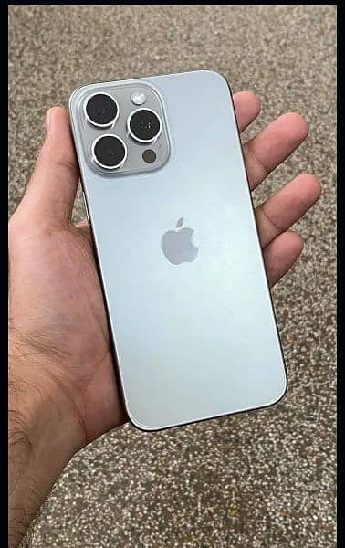 Iphone 15 pro Complete Box No Fault 3