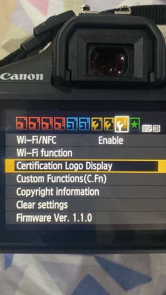 Canon EOS 1500Đ 8