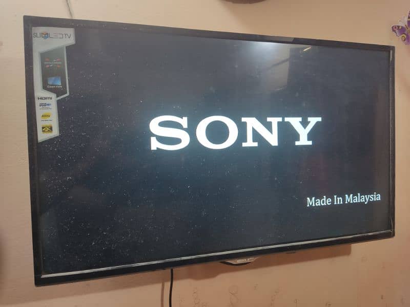 Simple LED 32" Sony malaysian. 0