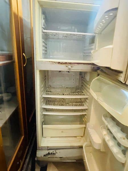 refrigerator in best condition 1