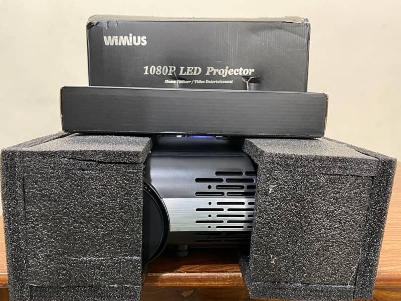 WiMiUS, P20, 1080P LED Projector / Home Theater. 14