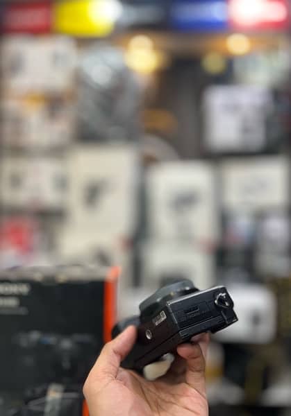 Sony a6400 body only (Complete Box) 2k sc only 5