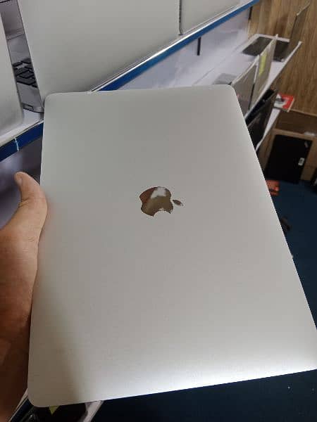 Mackbook Air 2019 3