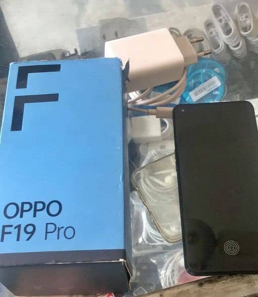 OppoF19pro complete box 8+8128 black colour 10by9 exchange possible 1